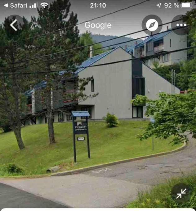 Superbe Condo Face Aux Pentes De Ski Stoneham!!! Exterior photo