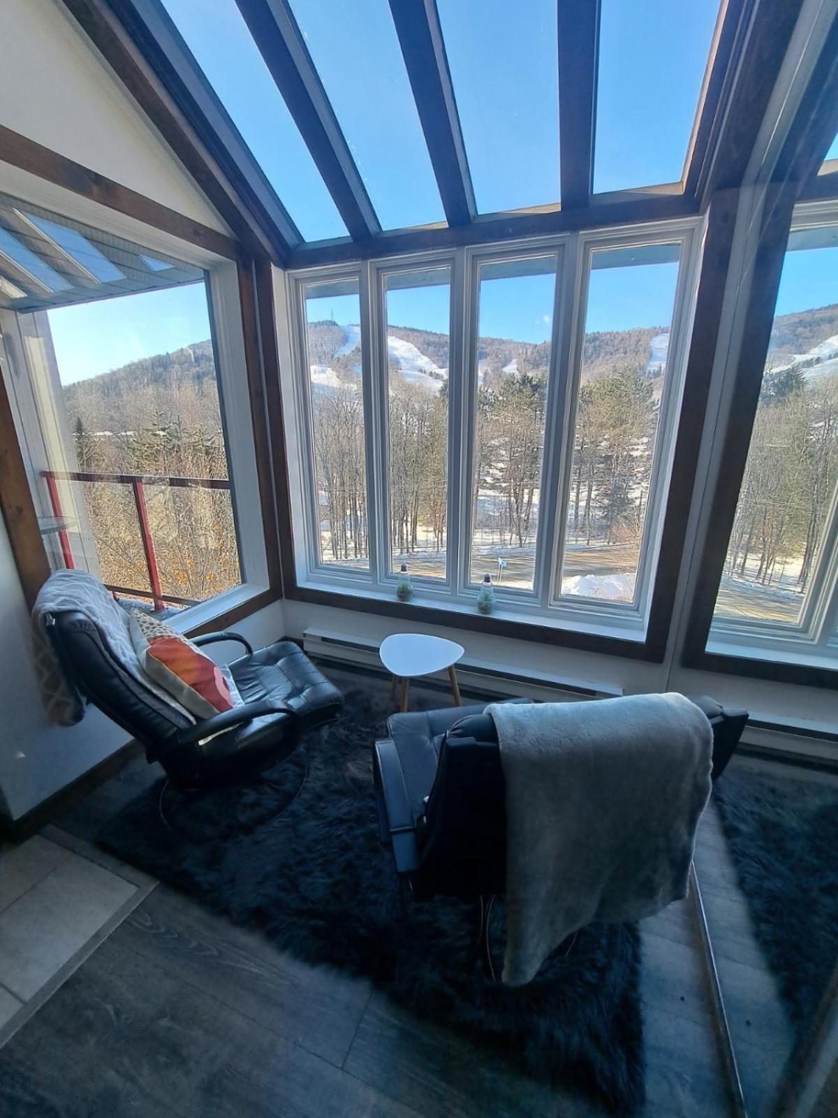 Superbe Condo Face Aux Pentes De Ski Stoneham!!! Exterior photo
