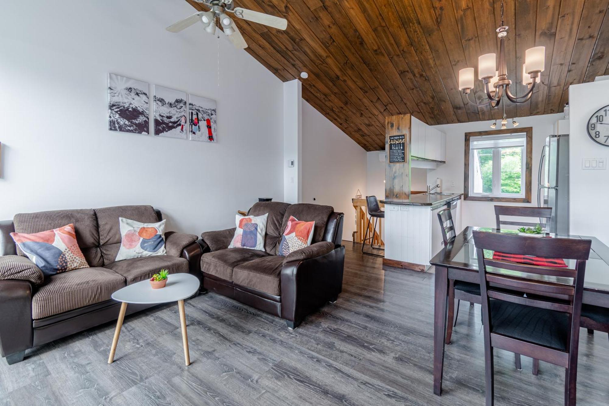 Superbe Condo Face Aux Pentes De Ski Stoneham!!! Exterior photo