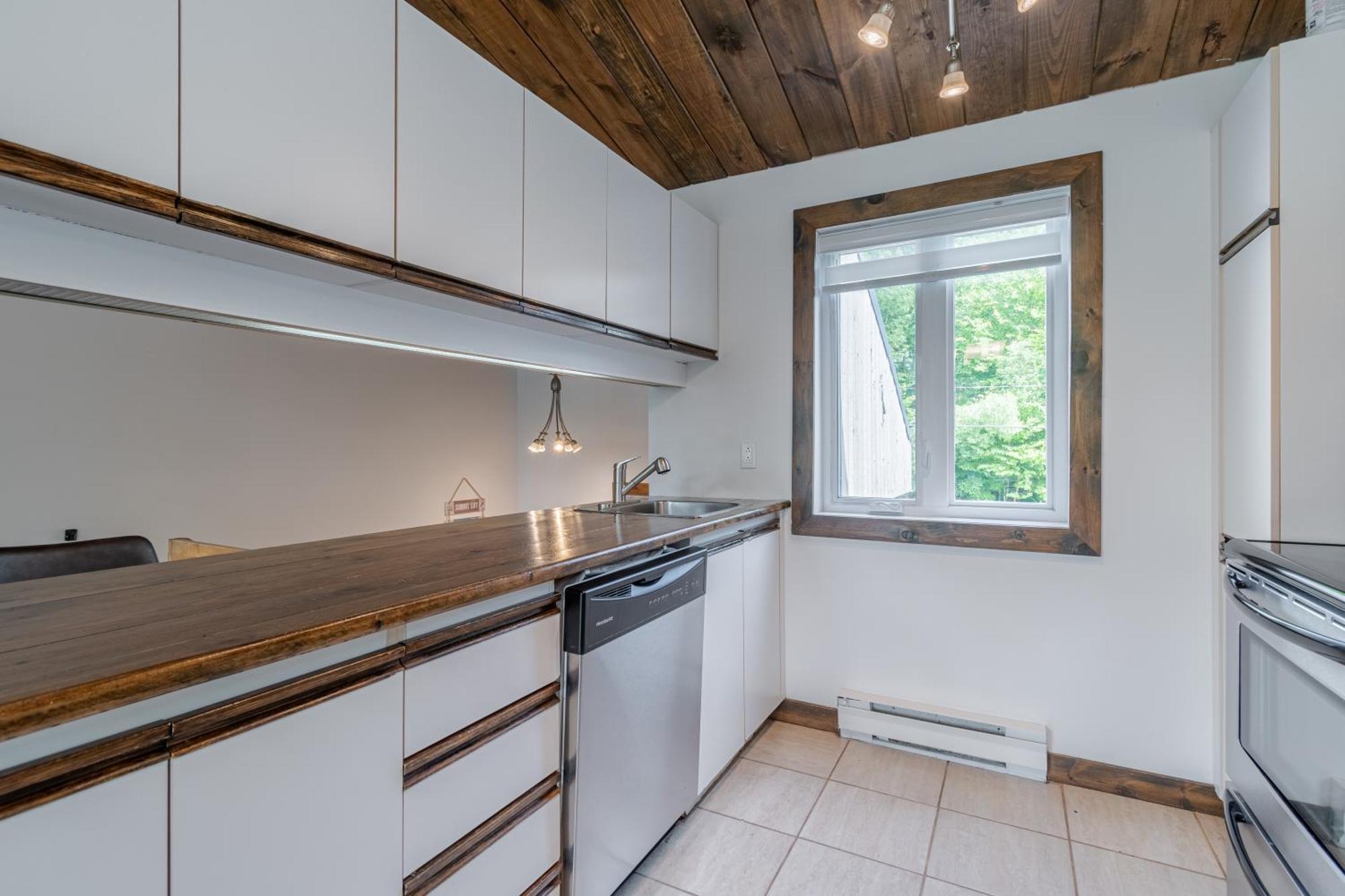 Superbe Condo Face Aux Pentes De Ski Stoneham!!! Exterior photo