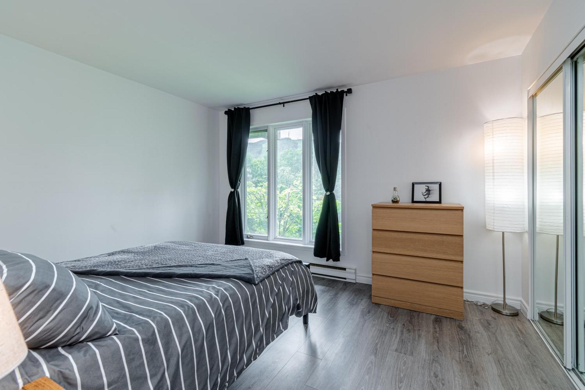 Superbe Condo Face Aux Pentes De Ski Stoneham!!! Exterior photo